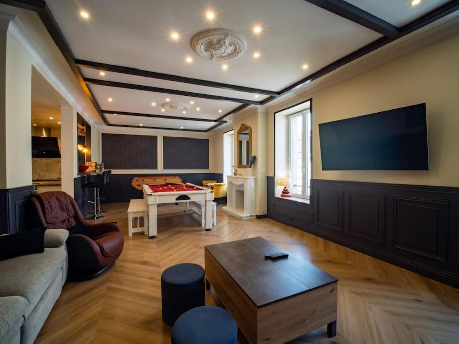 Mega Jeanne D'Arc Billard Baby Foot Logements Insolites 낭시 외부 사진
